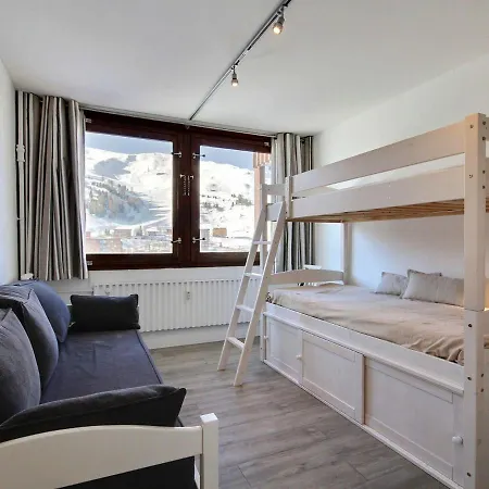 Apartment Renove Pour 6 Personnes Avec Balcon, Au Pied Des Pistes Et Wifi - Fr-1-455-104