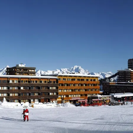 Renove Pour 6 Personnes Avec Balcon, Au Pied Des Pistes Et Wifi - Fr-1-455-104